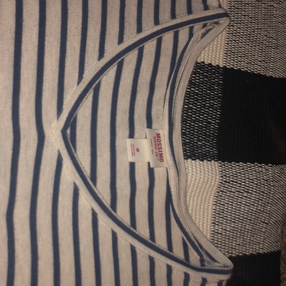 Mossimo Tee - Picture 4 of 4